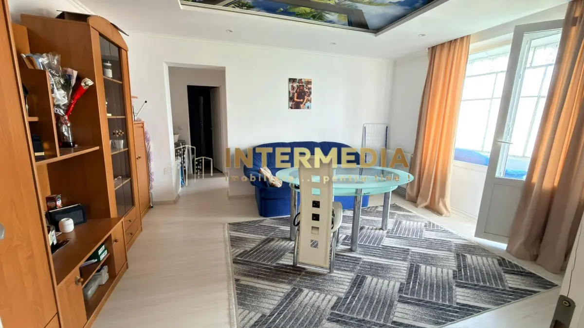 Vanzare Apartament 2 camere cu Balcon CUGIR Parcare Finisat Utilat Mobilat, fotografia 13
