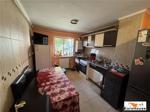 Apartament cu 3 camere de vanzare in Alba Iulia