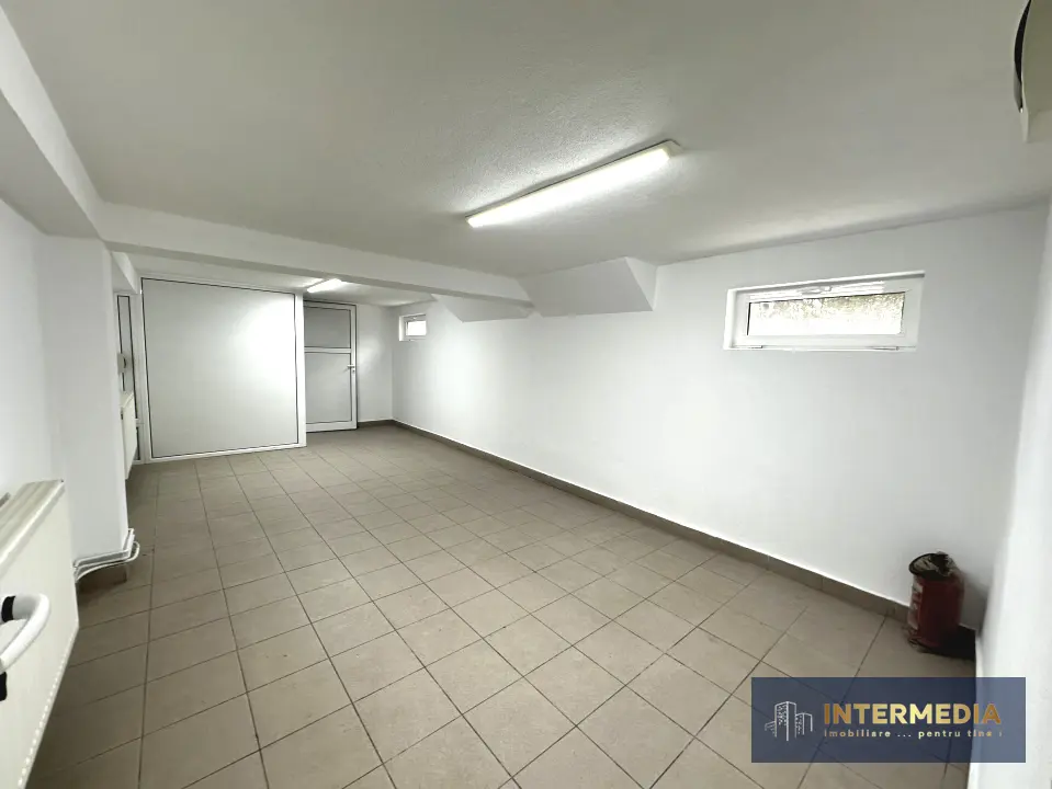 Spatiu Comercial 105 mp Finisat la Bulevard cu vad comerc loc parcare, fotografia 6