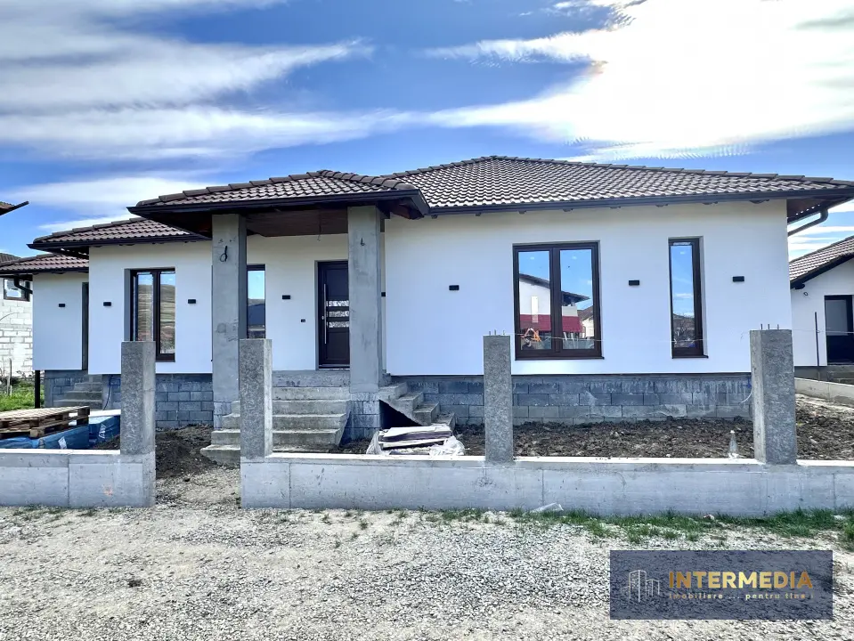 Casa noua cu 4 camere finisata in Sard 105 mp cu teren de 500, fotografia 1