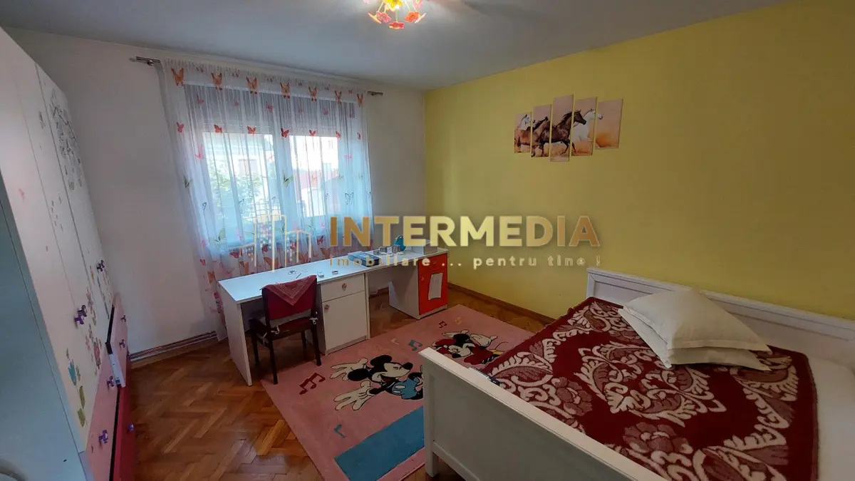 Casa cu 4 camere mobilata si utilata 593mp teren zona Centru, fotografia 10