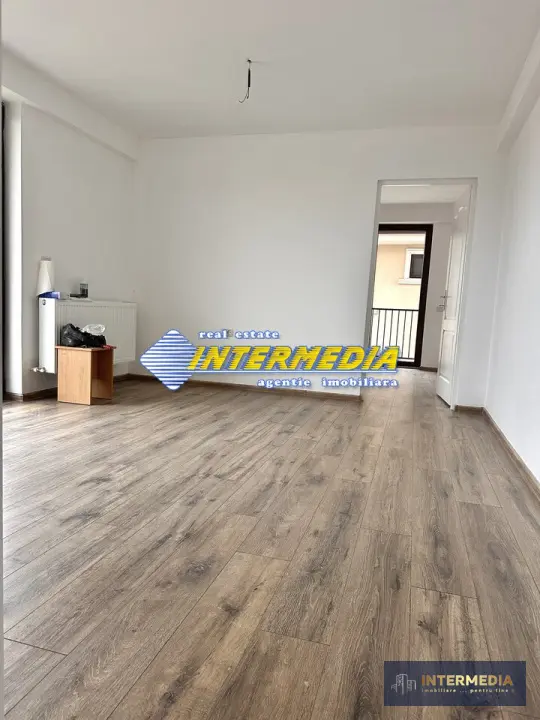 Apartament 2 camere, finisat, 2 balcoane, Bloc NOU, Loc Parcare, Cetate, fotografia 1