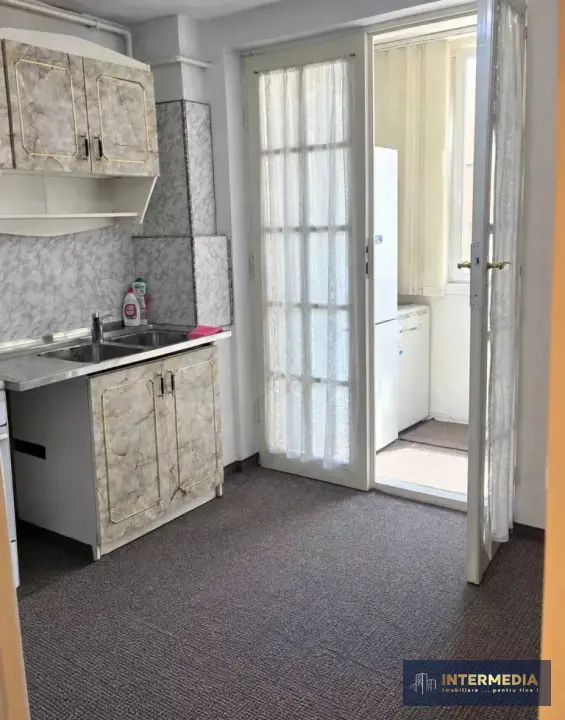 Apartament cu 2 camere de vânzare în Alba Iulia, zona Centru, fotografia 7