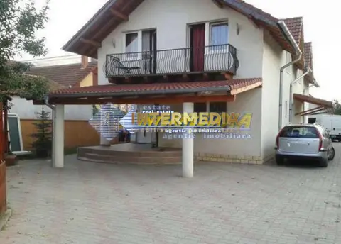 Casa de vanzare, in Alba Iulia, 7 camere, cu 1500 mp teren, 3 Garaje