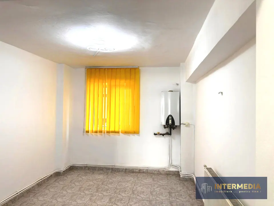 INCHIRIERE Spatiu Comercial CETATE Bulevard 34 mp. Centrala Termopane Contoare, fotografia 15