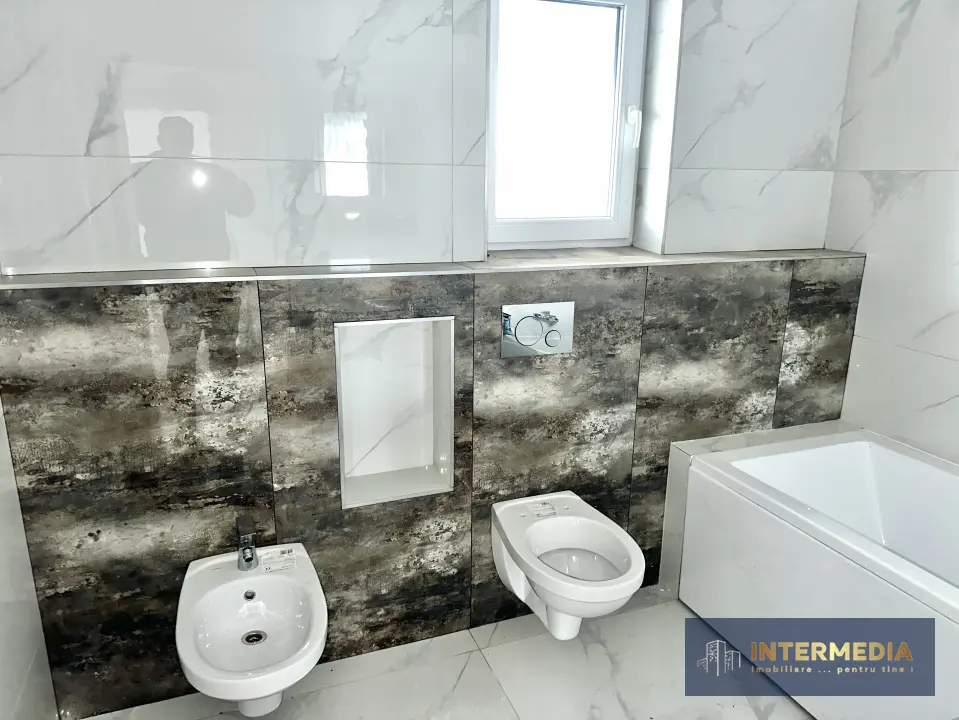 CASA NOUA, 120 MP, 3 DORMITOARE, LIVING, 2 BAI, TERASA, FINISATA COMPLET, fotografia 12