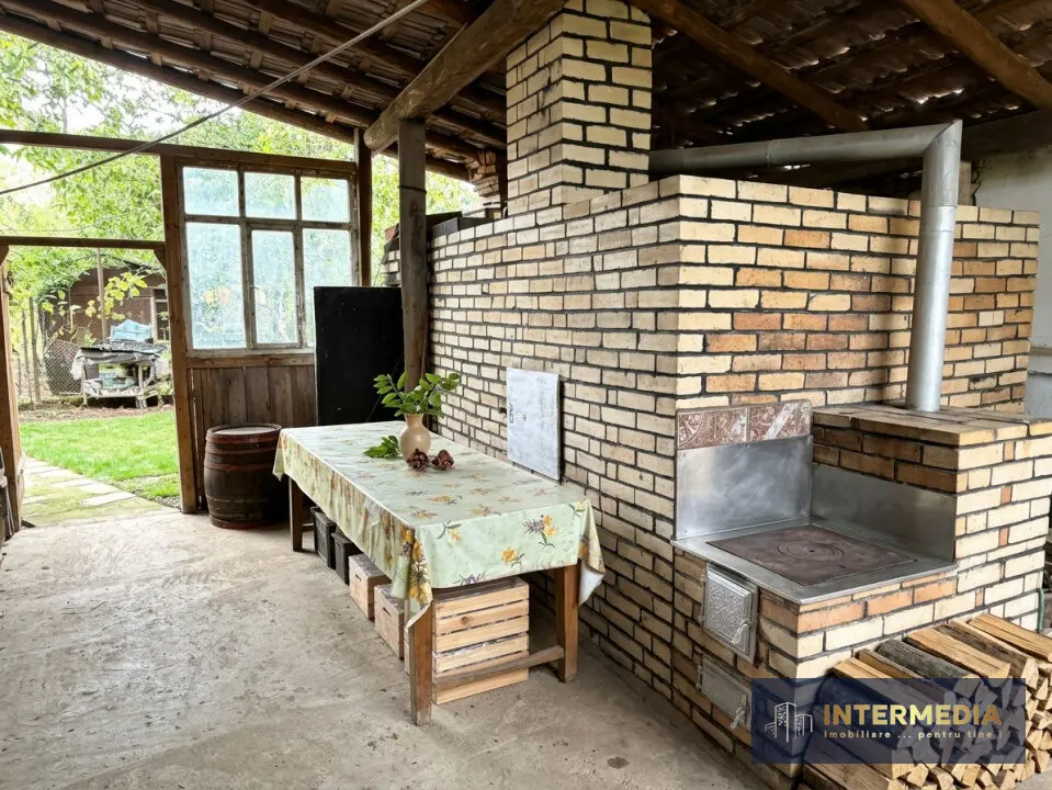 Casă de vânzare în Șard, comuna Ighiu, teren 2.709 mp, 2 case, garaje, anexe, fotografia 10