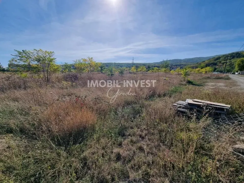 Teren intravilan 550 mp, deschidere la două străzi, utilități la limita proprietății, fotografia 2