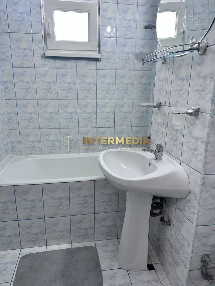 APARTAMENT 3 CAMERE, DECOMANDAT, 65 MP, MOBILAT CETATE BULEVARD, fotografia 3