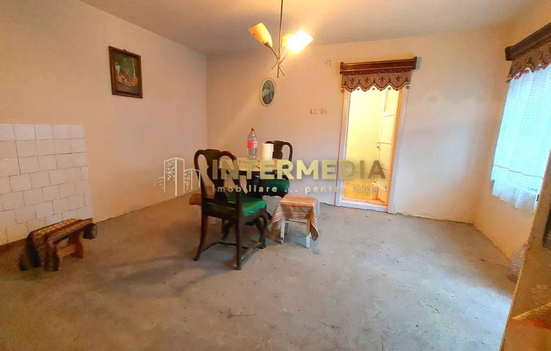 Casa cu 2 camere si 600mp teren in Blaj, fotografia 3