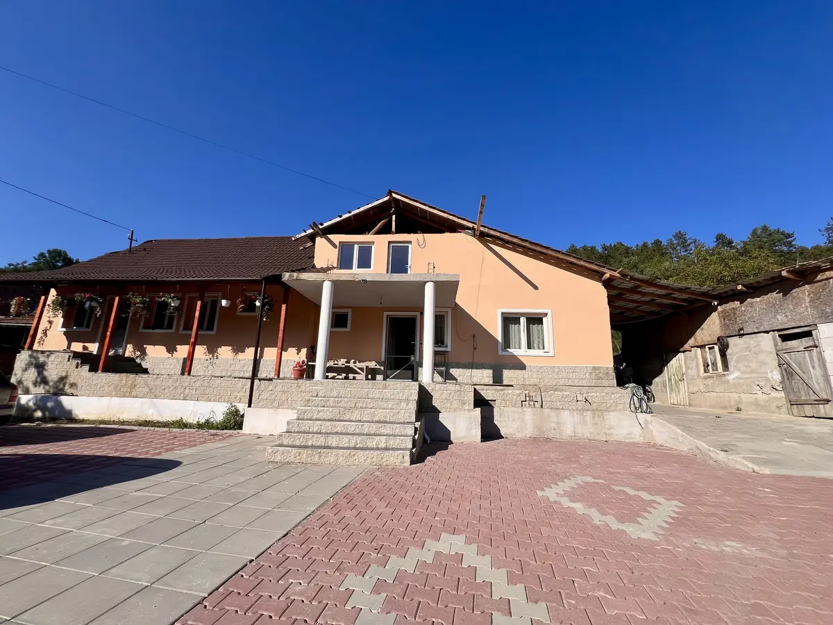 Casă de vânzare în Valea Vințului, teren 2980 mp, fotografia 1
