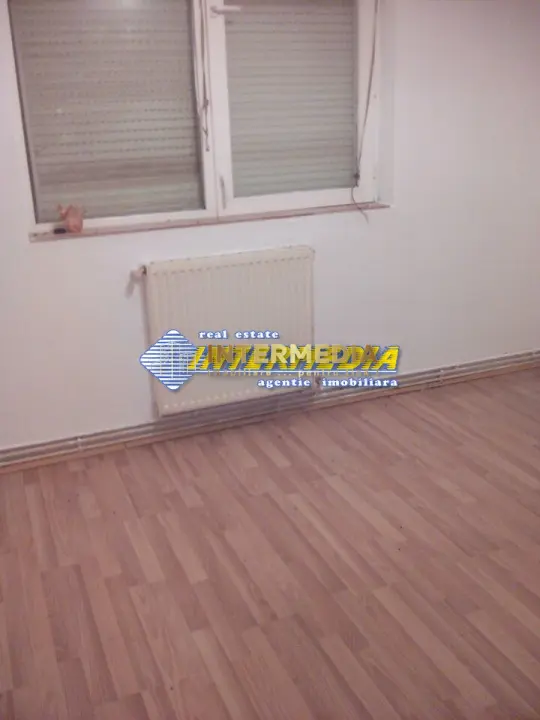 Apartament cu 2 camere de vanzare Sebes, fotografia 4