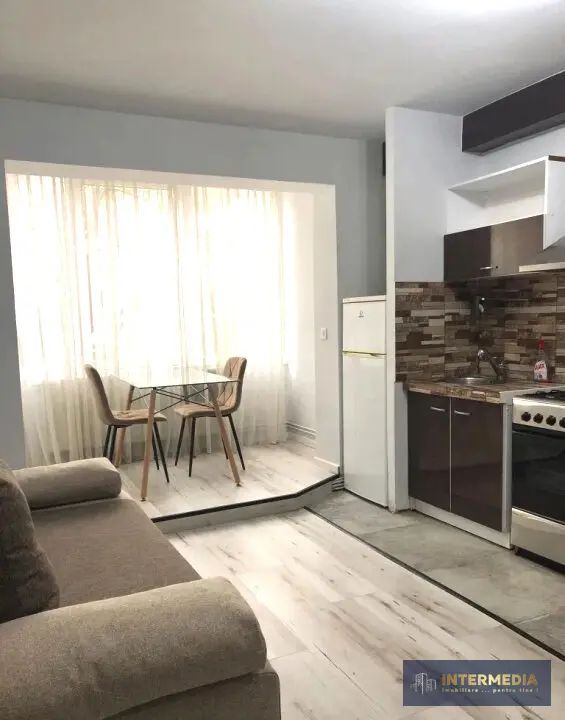 Apartament cu 3 camere, etaj 1, zona Cetate, Alba Iulia, renovat, mobilat și utilat, fotografia 1