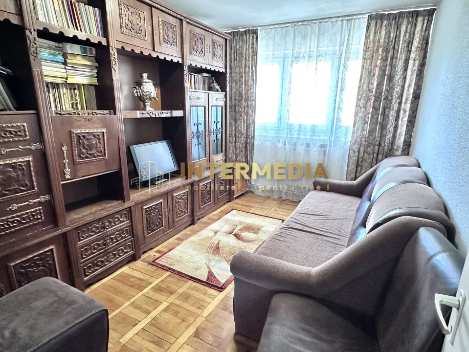APARTAMENT 4 CAMERE, DE VANZARE, 90 MP, ETAJ 1, ZONA M-uri, fotografia 3