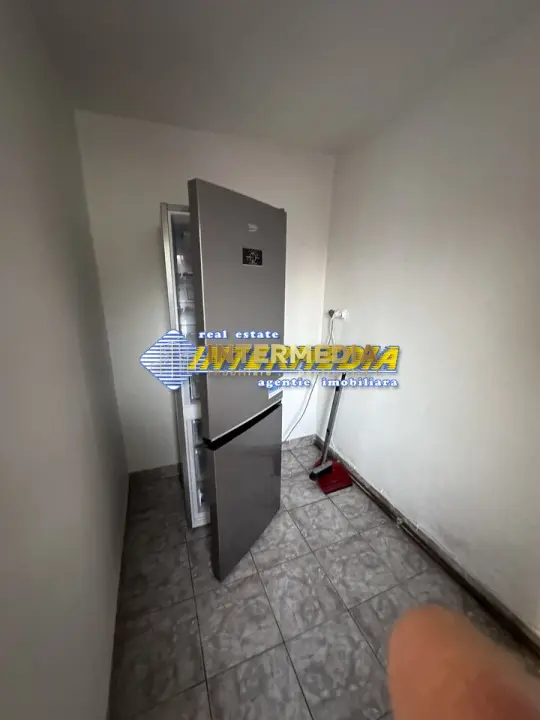 Casa 6 camere 300 mp utili de vanzare Centru cu spatiu comercial teren 400 mp, fotografia 11