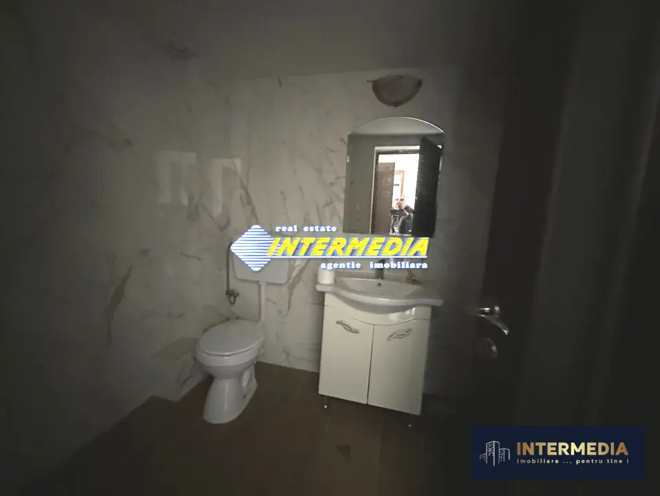Proprietate 2 case curte pavata Teren 700 mp Hotel CETATE gard utilitati, fotografia 14
