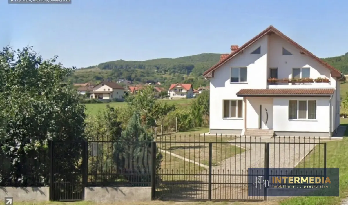 Casă P+1 cu 5 camere în Alba Iulia, zona Cetate, teren 1.350 mp, mobilată și utilată, fotografia 3
