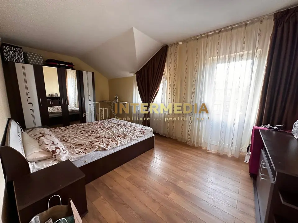 Casa in Centru finisata, mobilata, utilata complet, fotografia 12