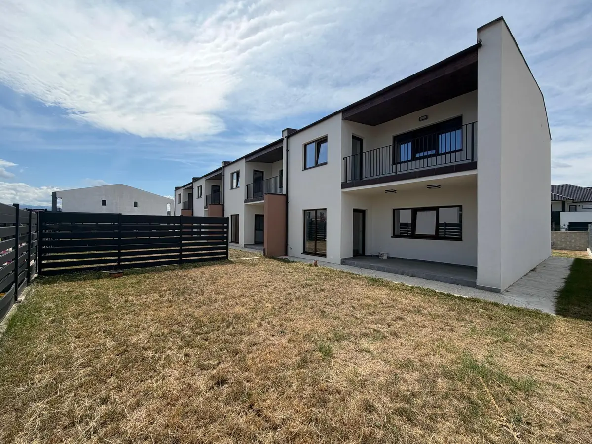 Duplex 4 camere, 3 băi, 2 balcoane și 431 mp teren, Sebeș, fotografia 2