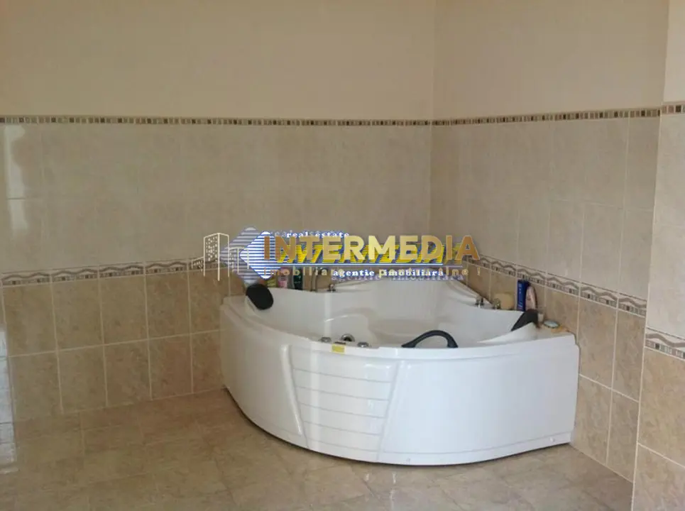 Vila de Vanzare D+P+E+M+pod in Cetate Alba Iulia, fotografia 9