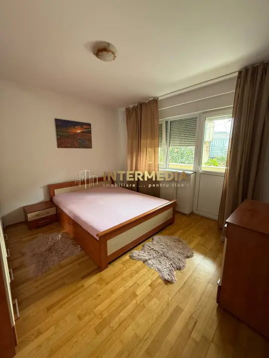 Inchiriere Apartament cu 2 Camere, Etaj 1, Mobilat si Utilat Complet, Central, fotografia 2