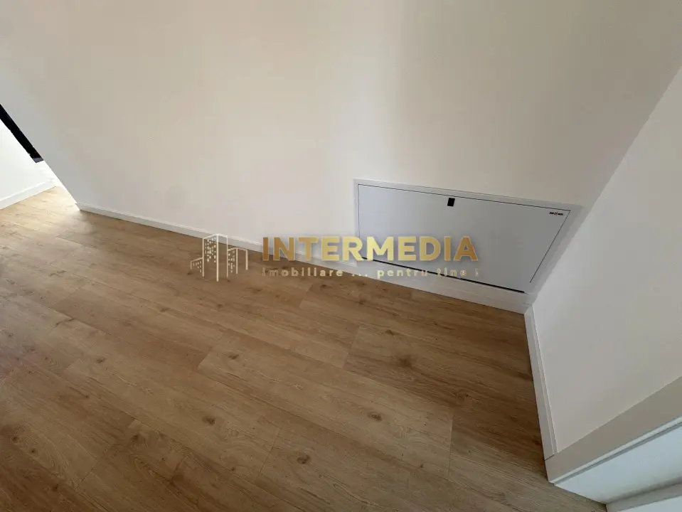 CASA NOUA, 90 MP, FINISATA LA CHEIE, ASFALT, TOATE UTILITATILE, fotografia 10