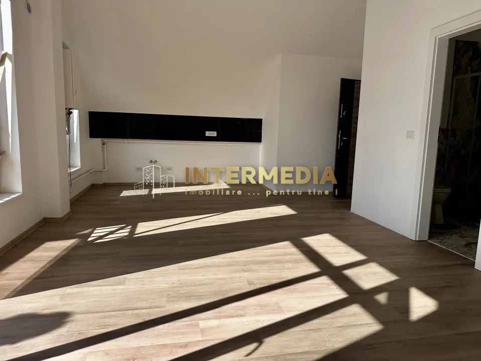 GARSONIERA DE VANZARE, 41 MP, BLOC NOU, CETATE, FINISATA COMPLET, fotografia 1