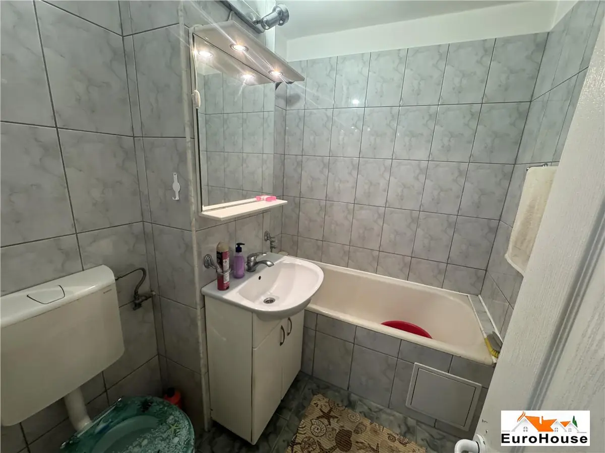 Apartament cu 4 camere de vânzare în Alba Iulia, zona Cetate, fotografia 10