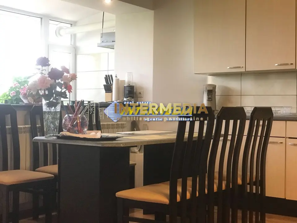 APARTAMENT 2 Camere Decomandate, Etaj 1, Zona CETATE M-uri, Mobilat Complet, fotografia 8