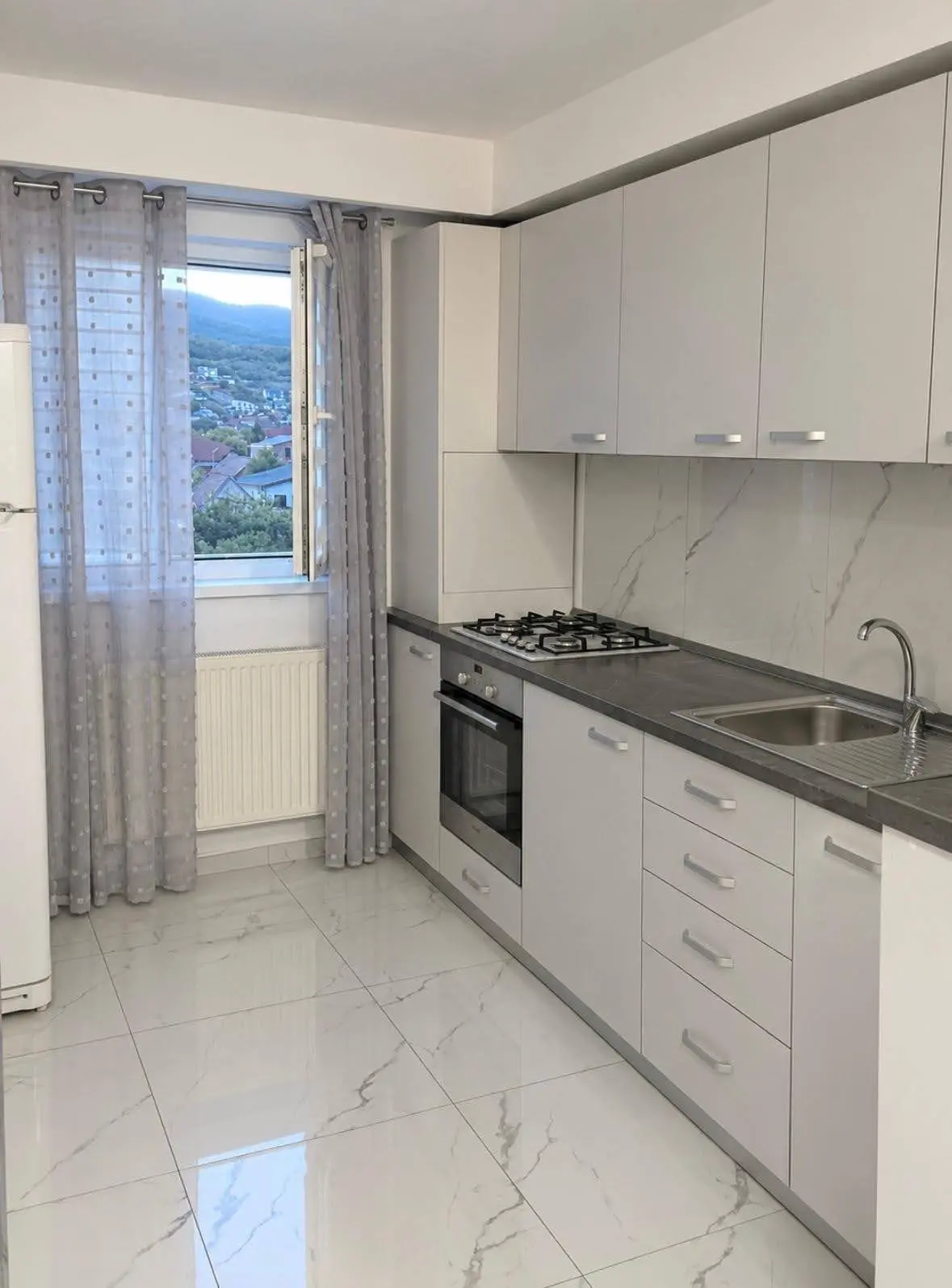 Apartament 2 camere, 51 mp utili, etaj 3, Cetate, zona Liceul Militar, fotografia 2