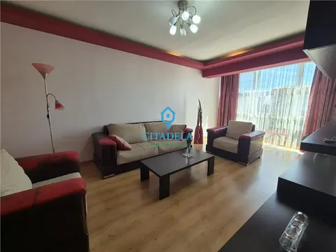 Apartament cu 4 camere decomandat, zona Cetate, etaj 3