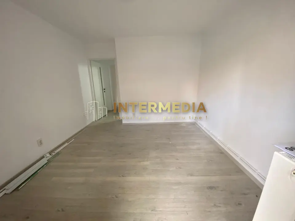 Inchiriere Spatiu Comercial la Bulevard 34 mp. finisat si utilat complet, fotografia 14
