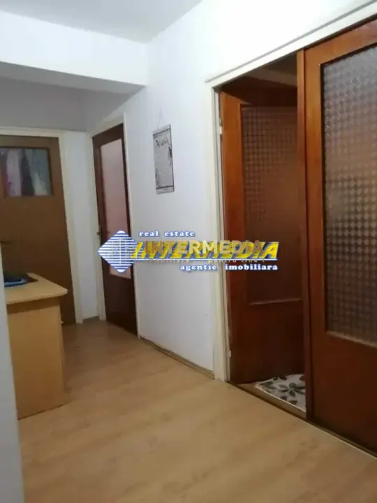 Apartament 2 Camere decomandat de vanzare zona Centru in Alba Iulia finisat, fotografia 3