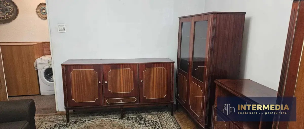 Apartament cu 2 camere de vânzare în Alba Iulia, zona Centru, fotografia 2