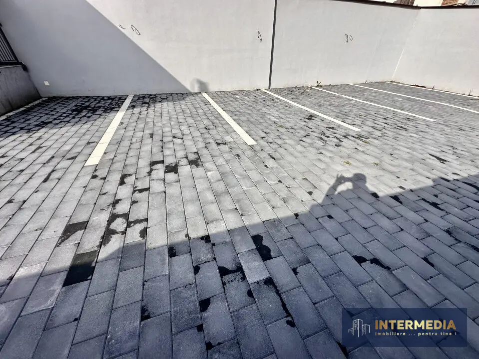 Casă de vânzare, 245 mp utili, teren 446 mp, compartimentată în 5 apartamente, fotografia 13