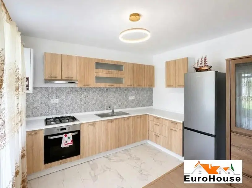 Casa De Vanzare In Alba Iulia, fotografia 1