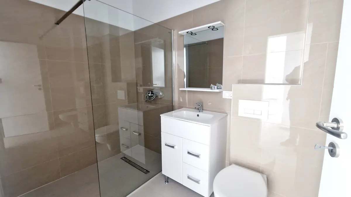 Apartament 3 camere, open space, 65 mp, bloc nou 2026, Lipoveni, fotografia 5