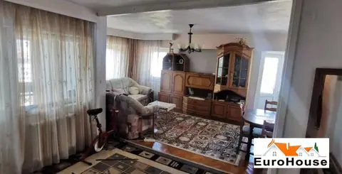 Apartament cu 3 camere de vanzare in Alba Iulia CENTRU
