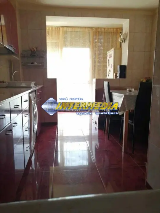 Apartament 2 Camere decomandat de vanzare zona Centru in Alba Iulia finisat, fotografia 2