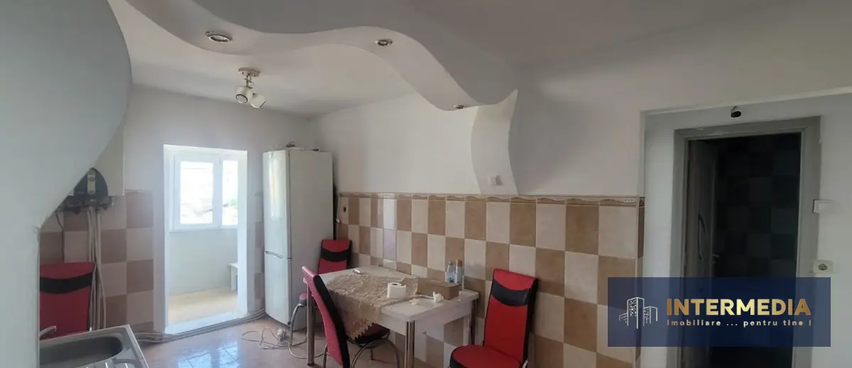 Apartament cu 2 camere de vânzare, decomandat, etaj 2, Alba Iulia, fotografia 3