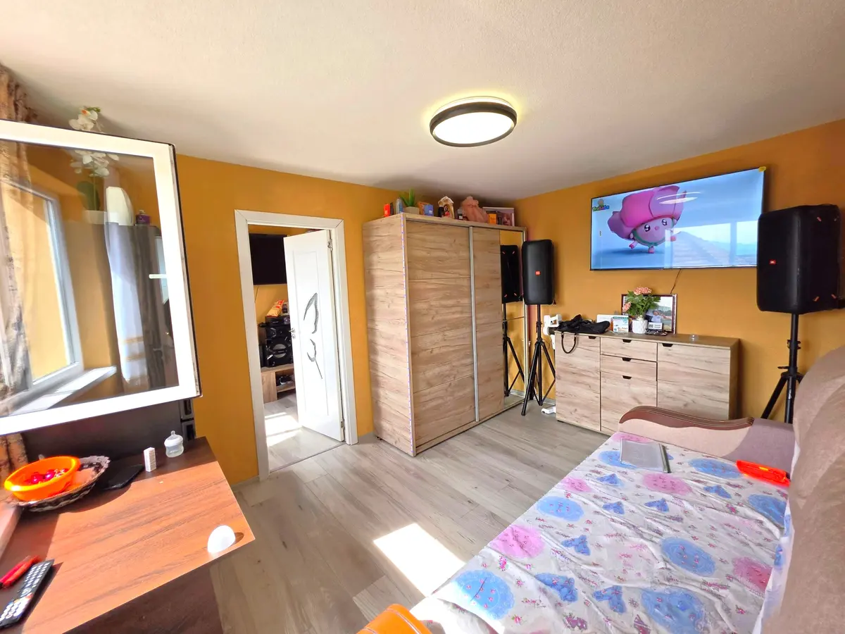 Apartament cu 2 camere, renovat, etaj 2, în Ocna Mureș, fotografia 4