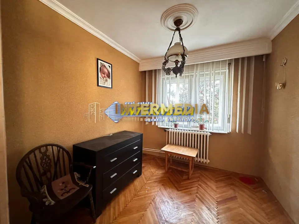 Casa 14 camere Sc=460 mp D+P+1+M cu 426 mp Teren CETATE Lidl Curte Asfalt, fotografia 14