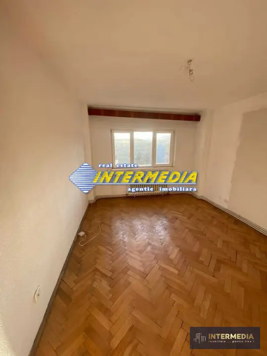 APARTAMENT 3 CAMERE, DECOMANDAT, CETATE, 75 MP, ZONA MERCUR, fotografia 5