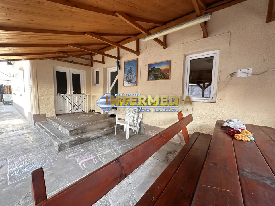 Casa cu 3 camere in Cetate la asfalt cu 1176 mp Teren, fotografia 1