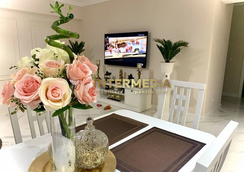 Apartament 3 camere 95 mp. RENOVAT Loc Parcare 2 Balcoane CETATE M-uri View Parc, fotografia 11