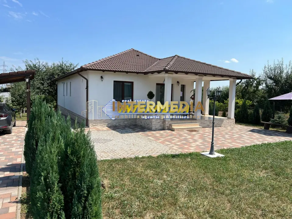 Casa noua construita pe un nivel in Cetate, ultrafinisa, fotografia 9