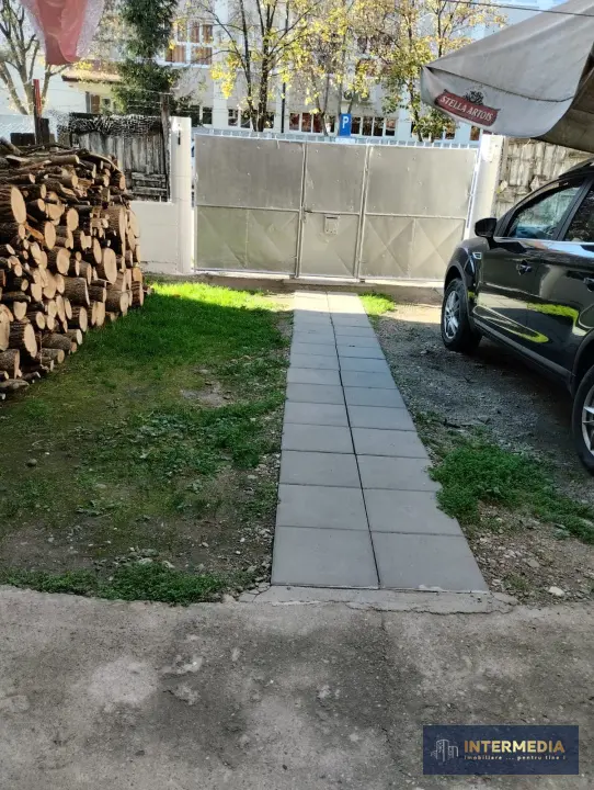 Casă în roșu D+P+2, ultracentral, 1000 mp utili, teren 540 mp, utilități, gard, fotografia 4