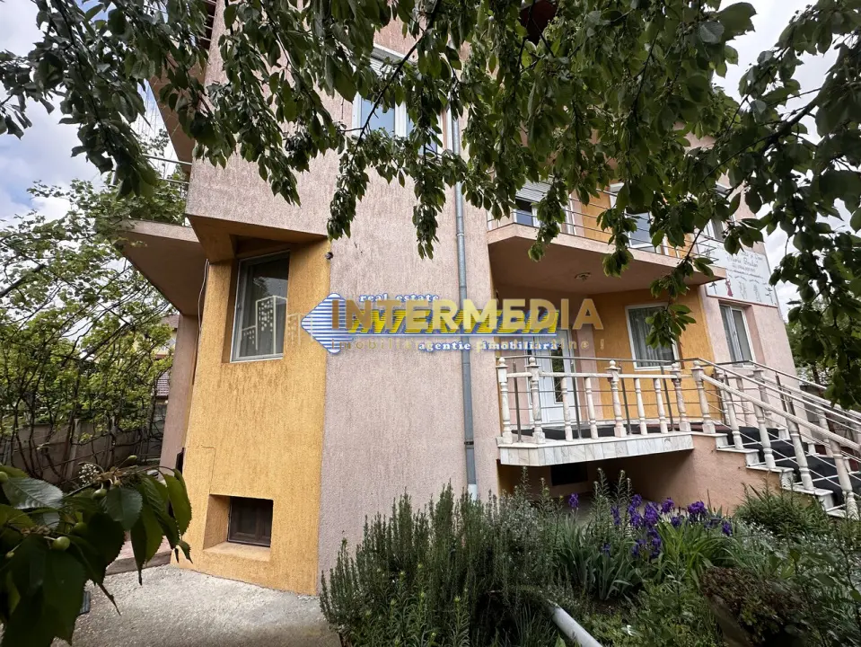 Vanzare Casa D+P+2E+Pod cu 10 camere, garaj si curte în zona Cetate, Alba Iulia, fotografia 1