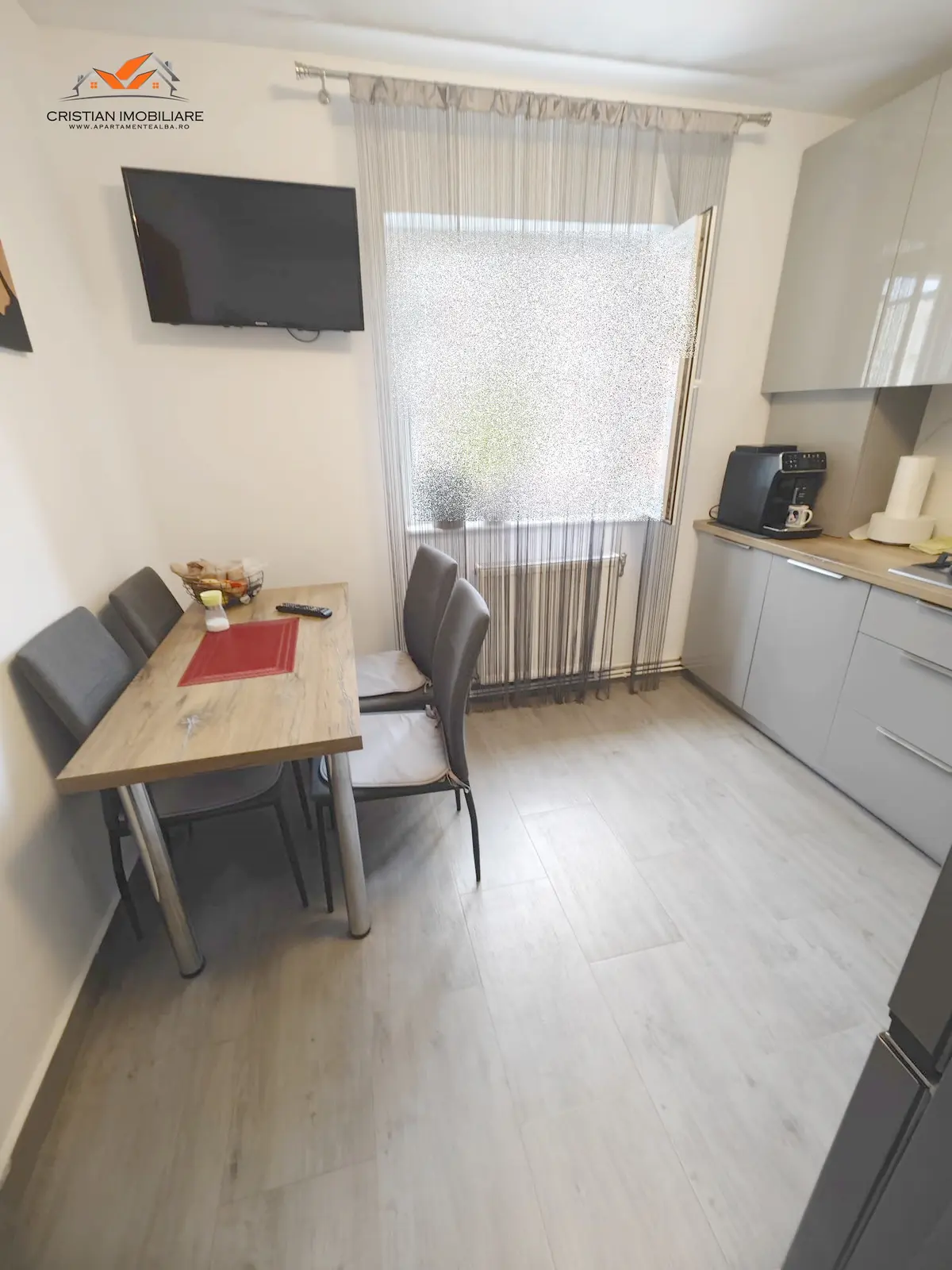 Apartament cu 3 camere decomandat în Cetate, Alba Iulia, etaj 2, mobilat și utilat, fotografia 1