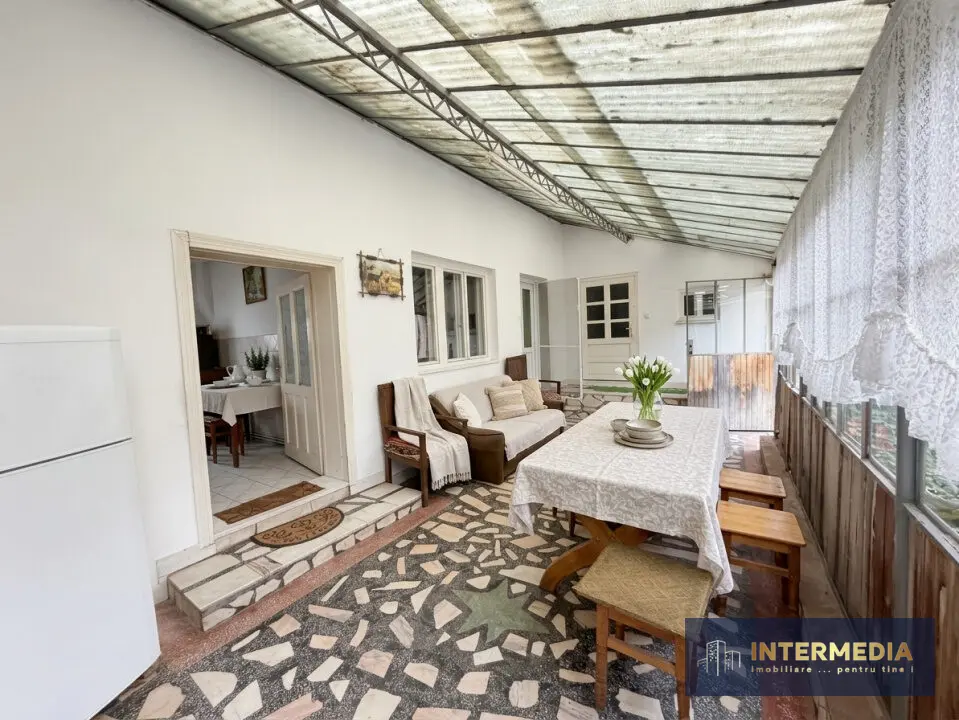 Casă de vânzare în Șard, comuna Ighiu, teren 2.709 mp, 2 case, garaje, anexe, fotografia 12